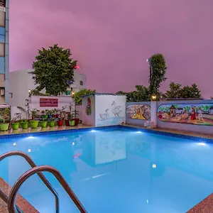 3* Hotel Fabhotel Himanshi