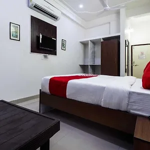 3* Hotel Collection O Vallabh